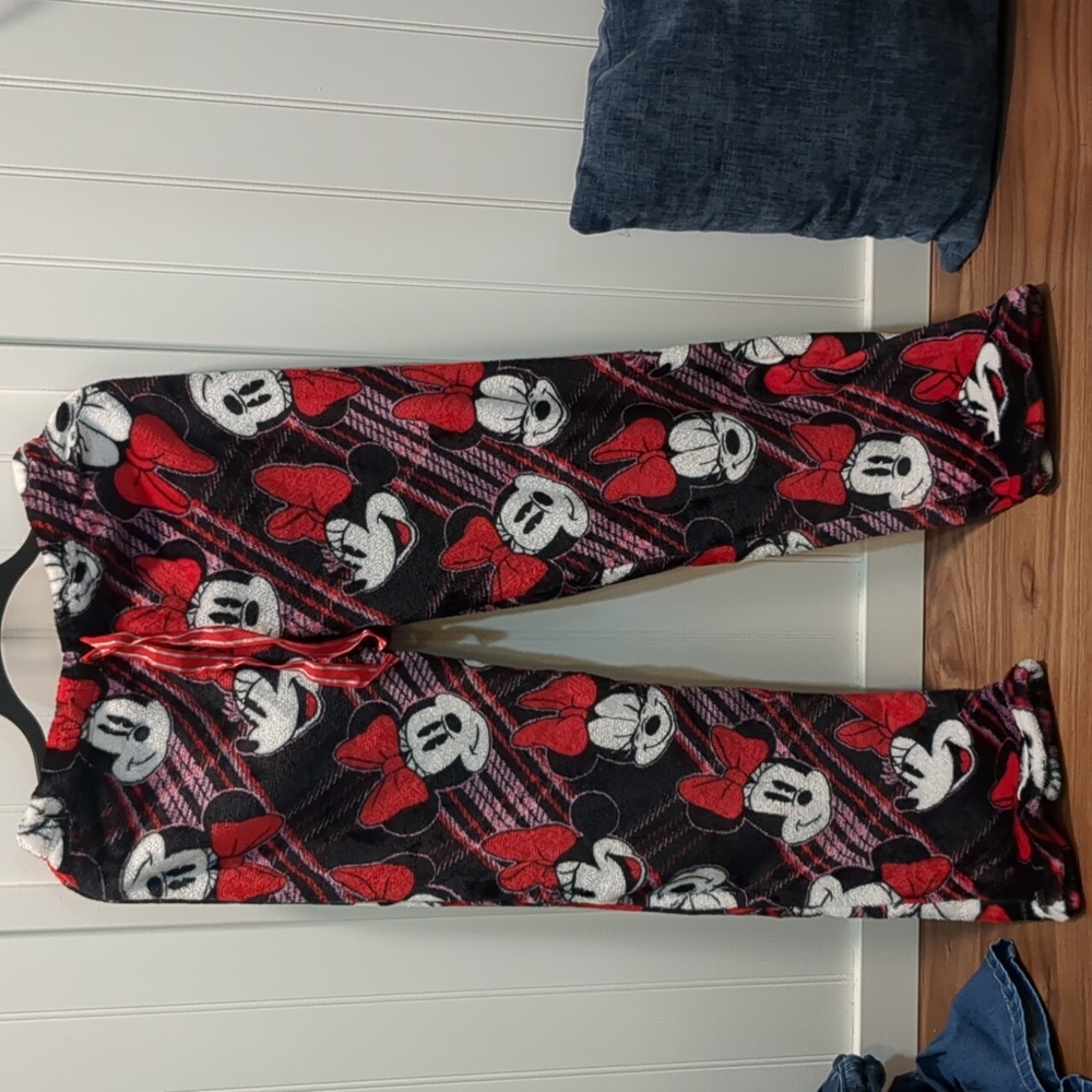 Women's Minnie Mouse lounge pants size Medium